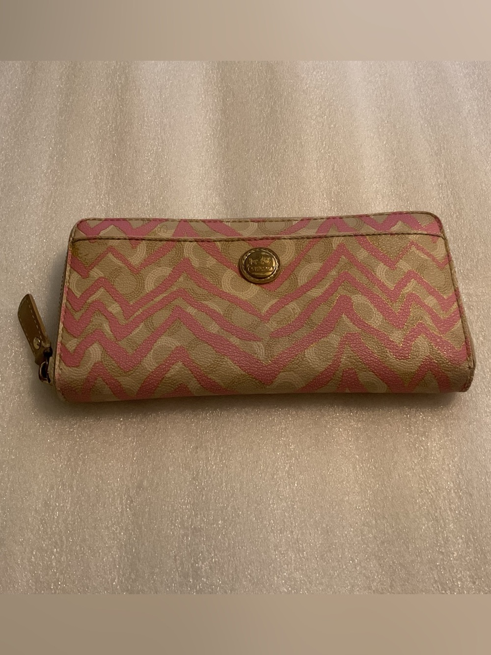 Coach Signature Cream Pink Script Zip Around Wallet Gold Medallion